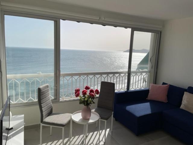 Precioso Apartamento A Estrenar En Primera Linea De Playa Benidorm Exterior photo