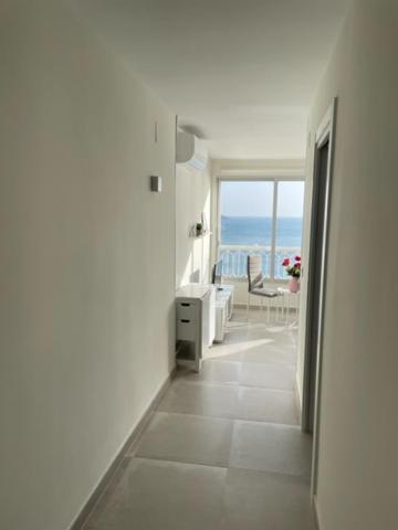 Precioso Apartamento A Estrenar En Primera Linea De Playa Benidorm Exterior photo